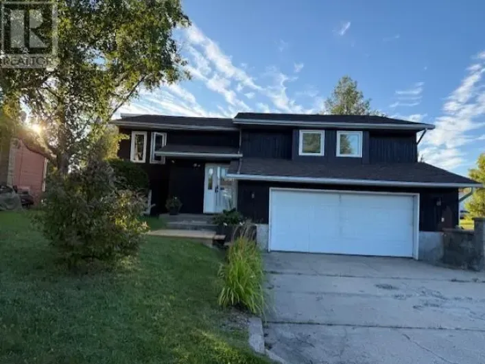 101 First Avenue, Sioux Lookout