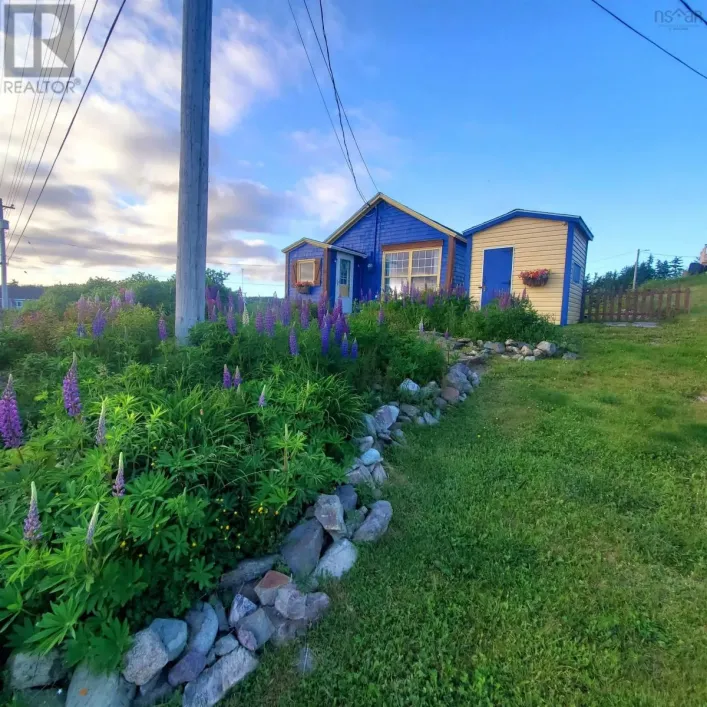 101 Havenside Road, Louisbourg