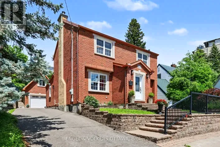 House for sale: 101 IVY CRESCENT, Ottawa