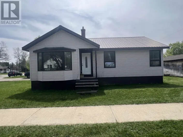 101 Pine CRES, Atikokan