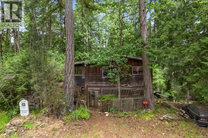 101 Pirates Lane, Protection Island