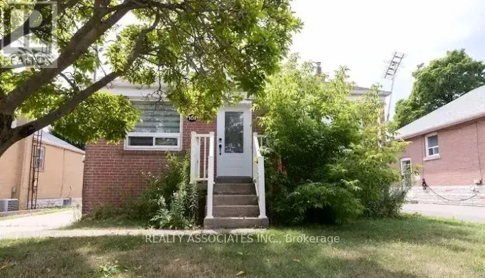 101 REINER ROAD, Toronto