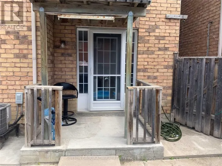 101 SAN GABRIELE PLACE, Toronto