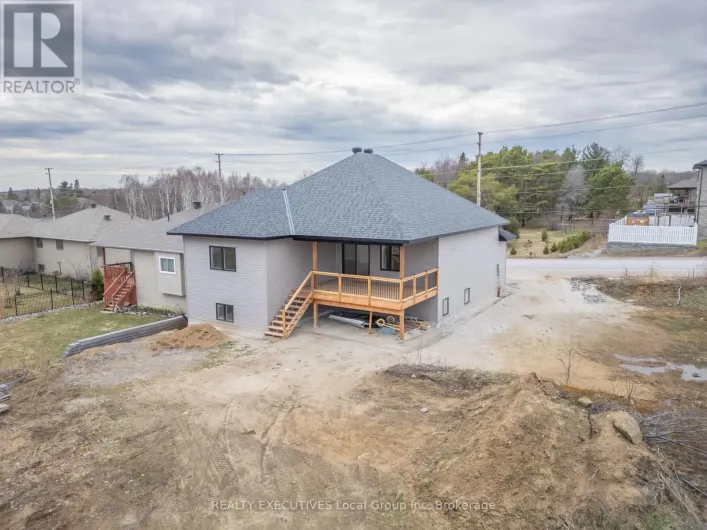 101 TOWER DRIVE, North Bay