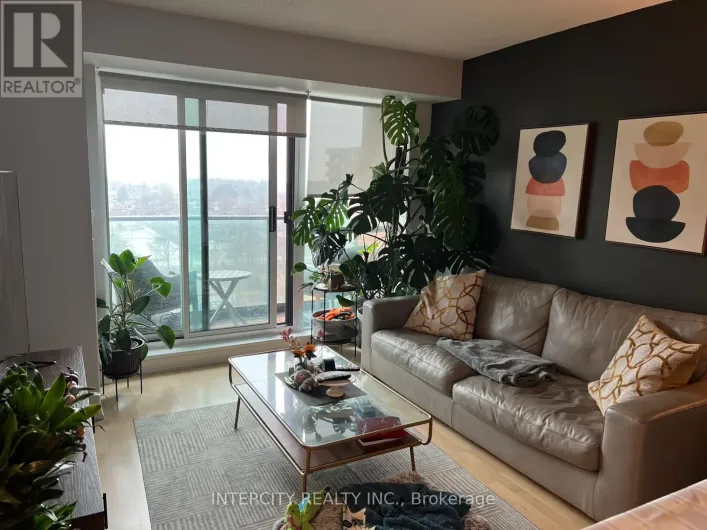 1010 - 1403 ROYAL YORK ROAD, Toronto