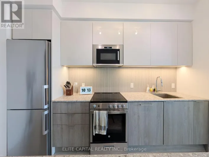 1010 - 31 TIPPETT ROAD, Toronto
