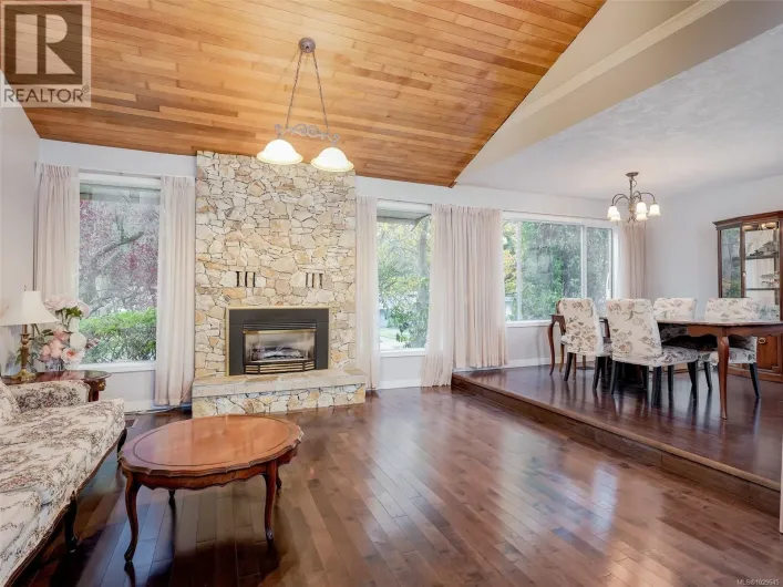 1010 Scottswood Lane, Saanich