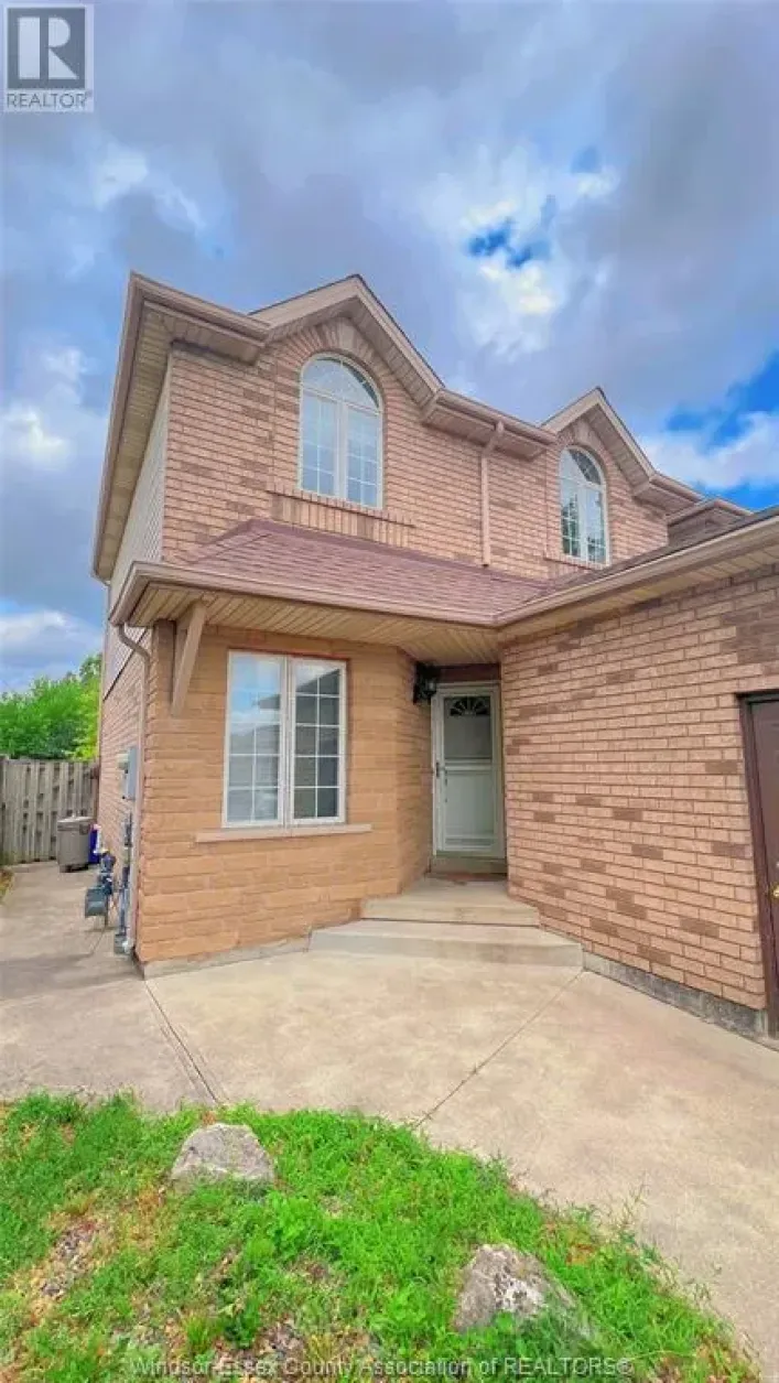 1010 SILVERDALE, Windsor