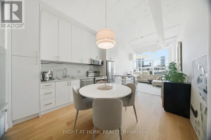 1011 - 155 DALHOUSIE STREET, Toronto