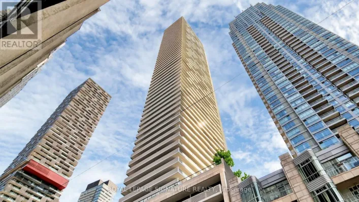 1011 - 2221 YONGE STREET, Toronto