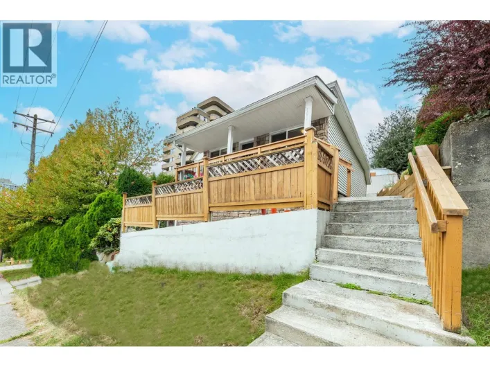 1011 AUCKLAND STREET, New Westminster