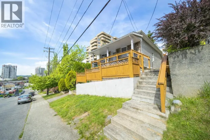 1011 AUCKLAND STREET, New Westminster