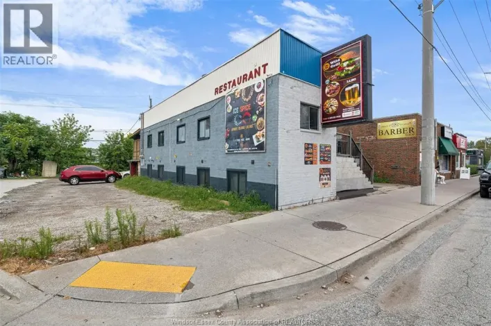1011 WYANDOTTE, Windsor