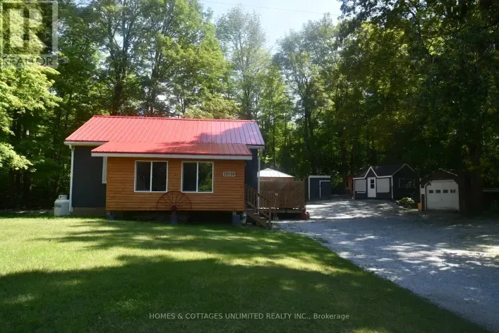 House for sale: 10110 509 ROAD N, Frontenac