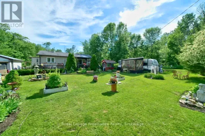 1012 LAKESHORE DRIVE, Frontenac