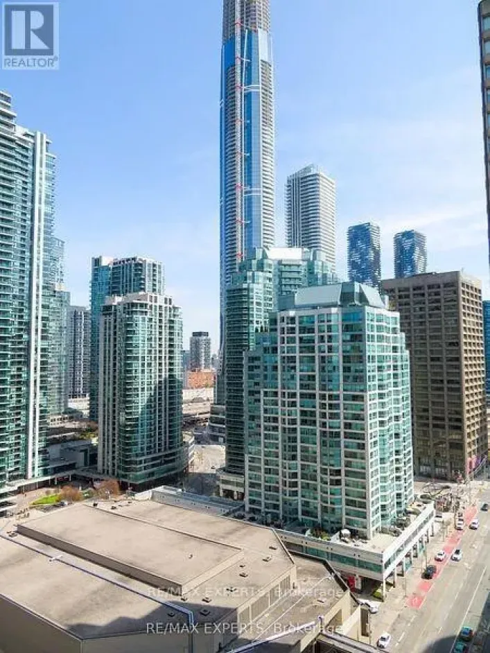 1013 - 33 HARBOUR SQUARE, Toronto
