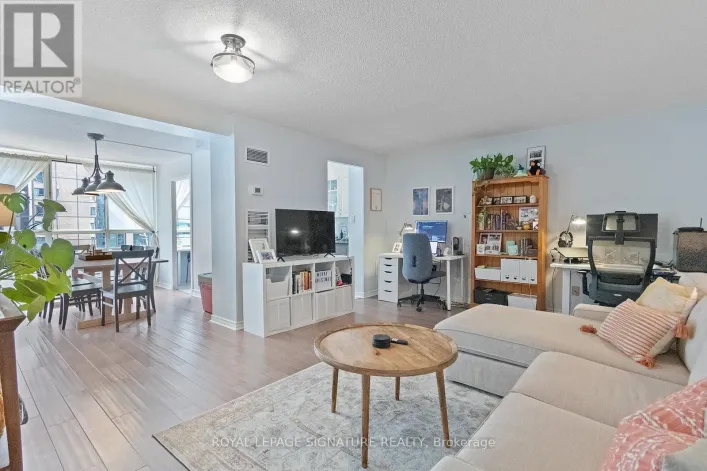1013 - 633 BAY STREET, Toronto