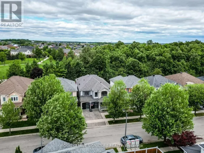 1013 FREEMAN TRAIL W, Milton