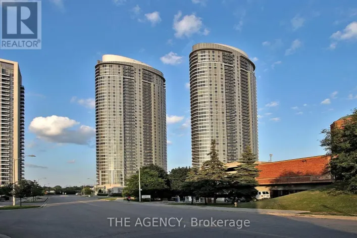 1015 - 135 VILLAGE GREEN SQUARE, Toronto