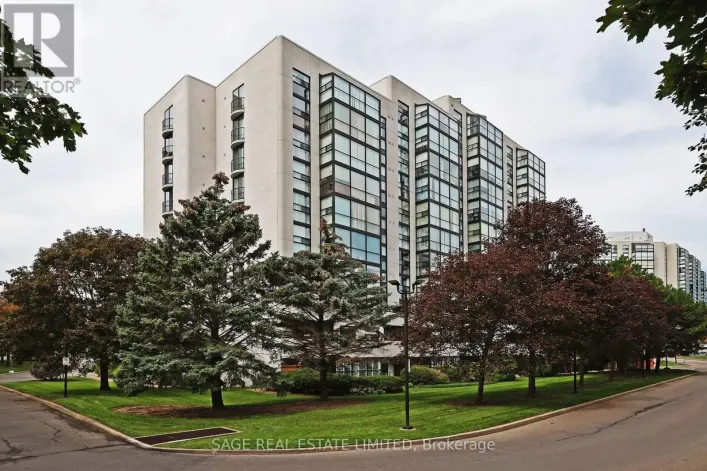 Apartment for sale: 1015 - 30 HARDING BOULEVARD W, Richmond Hill