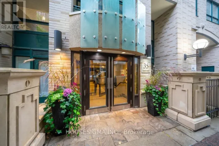 1015 - 35 HAYDEN STREET, Toronto