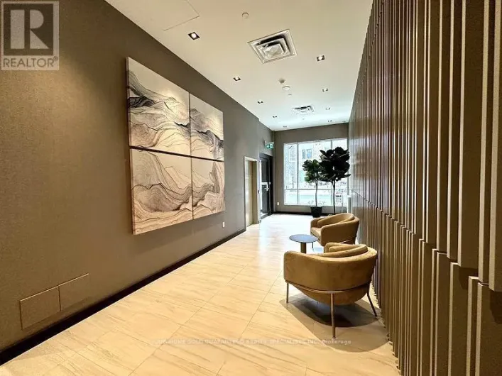 1015 - 60 HONEYCRISP CRESCENT, Vaughan