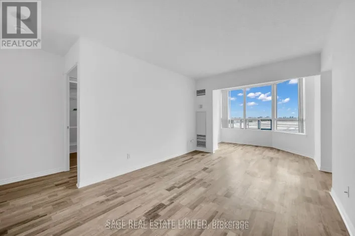 1016 - 135 HILLCREST AVENUE, Mississauga