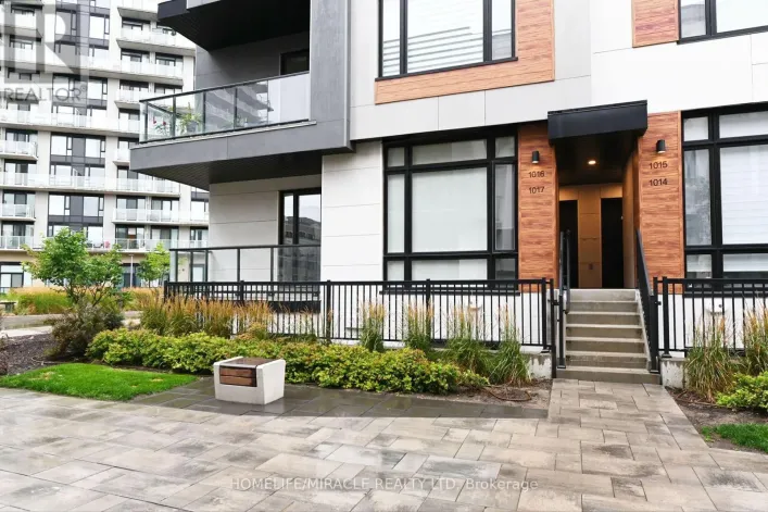 1017 - 14 DAVID EYER ROAD, Richmond Hill