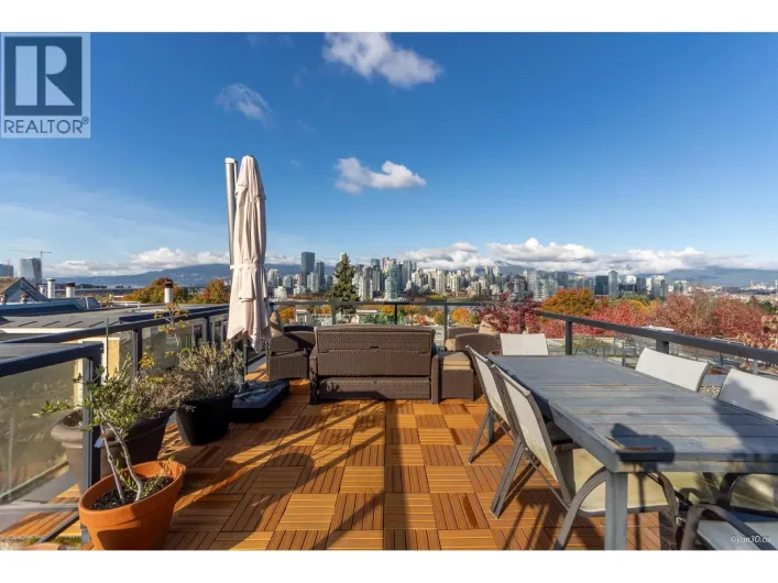 1017 W 8TH AVENUE, Vancouver