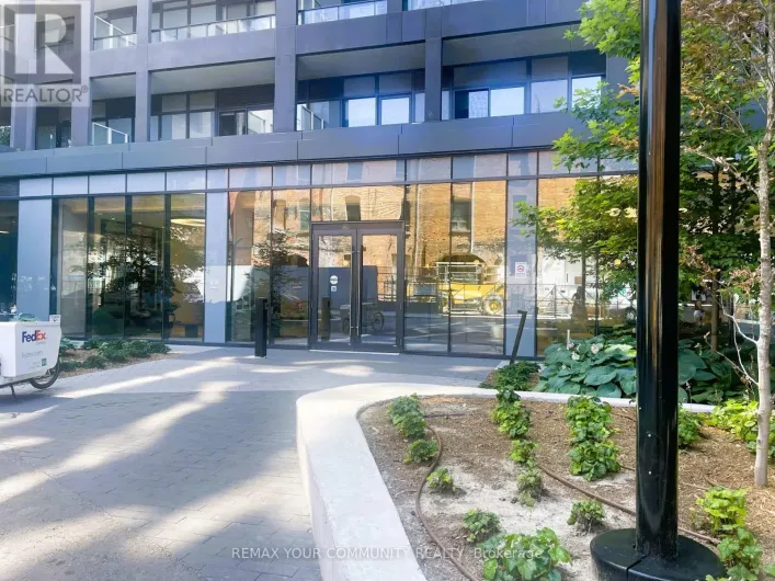 1018 - 9 TECUMSETH STREET, Toronto