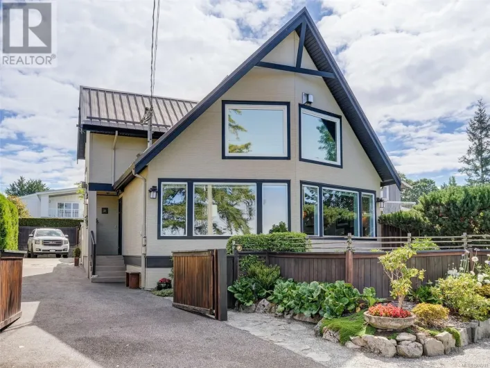 10189 West Saanich Rd, North Saanich