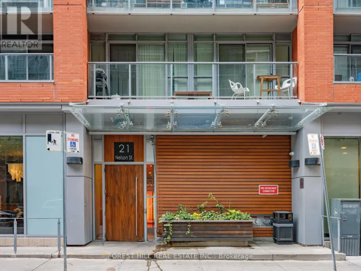1019 - 21 NELSON STREET, Toronto