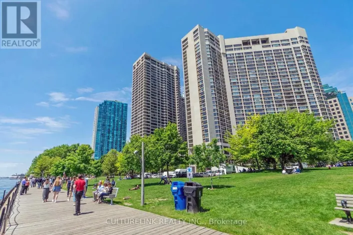 1019 - 33 HARBOUR SQUARE, Toronto