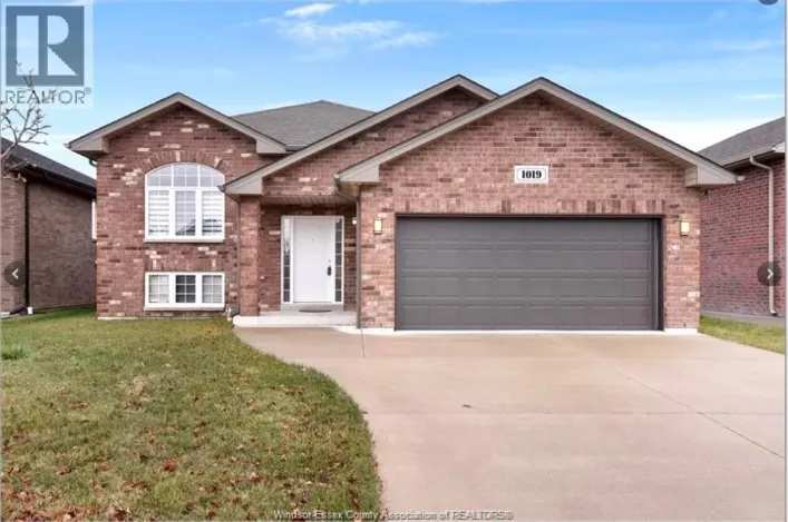1019 ASPEN RIDGE CRESCENT, Lakeshore