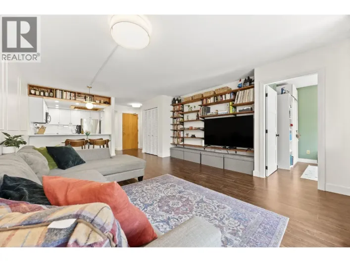102 1045 QUAYSIDE DRIVE, New Westminster