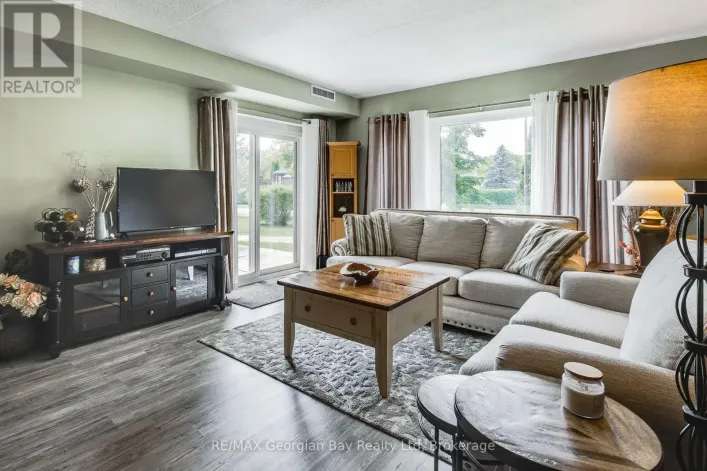 102 - 11 BECK BOULEVARD, Penetanguishene