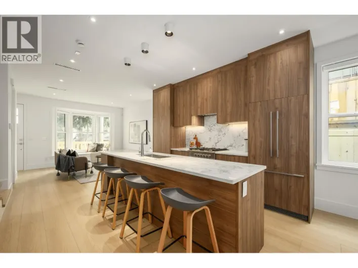 102 1125 CARTIER AVENUE, Coquitlam