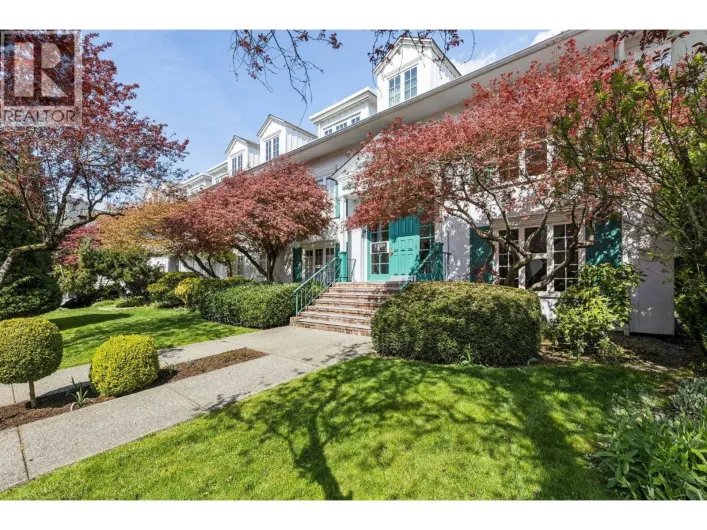 102 120 W 17TH STREET, North Vancouver