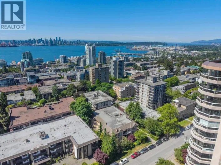 102 123 E 6TH STREET, North Vancouver
