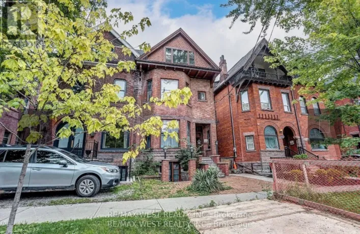 102 - 125 MADISON AVENUE, Toronto