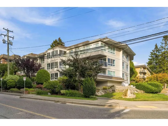 102 1322 MARTIN STREET, White Rock