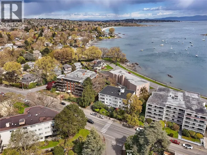 102 1400 Newport Ave, Oak Bay
