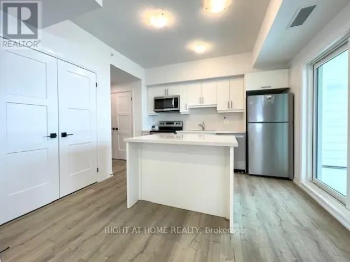 102 - 15 KNEESHAW DRIVE, Barrie