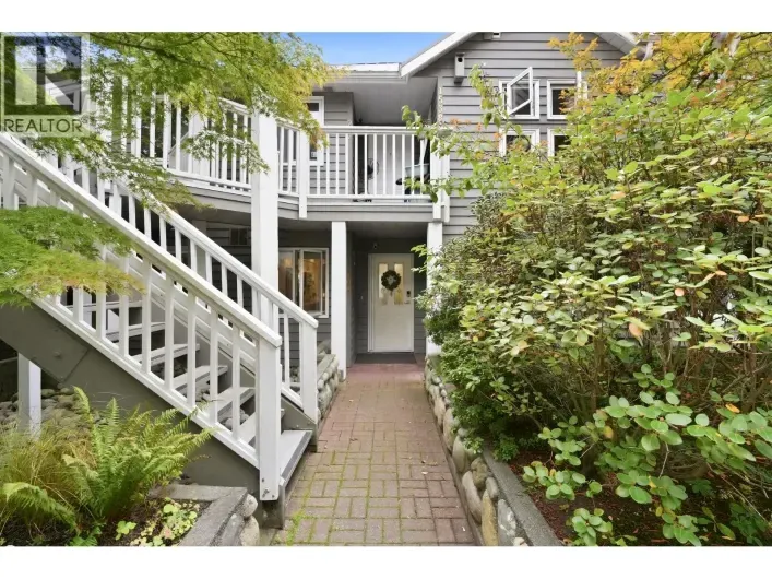 102 1538 BOWSER AVENUE, North Vancouver
