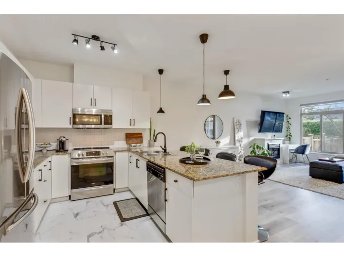 102 15385 101A AVENUE, Surrey