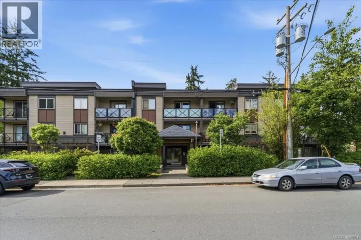 102 1600 Caspers Way, Nanaimo