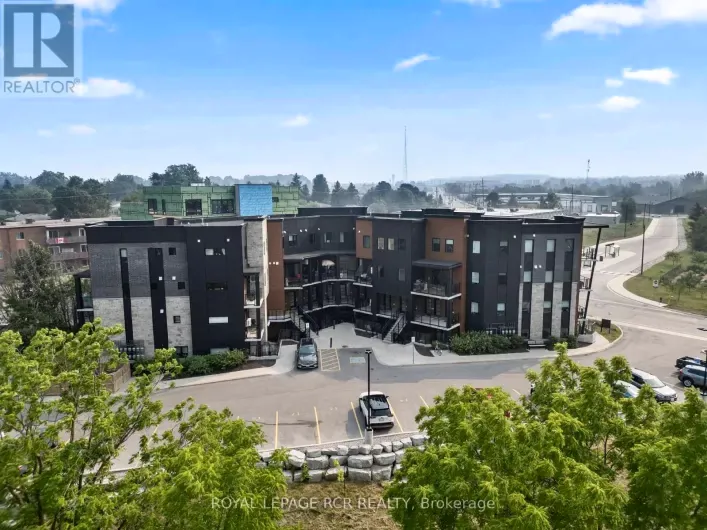 Row / Townhouse for sale: 102 - 17 CENTRE STREET, Orangeville