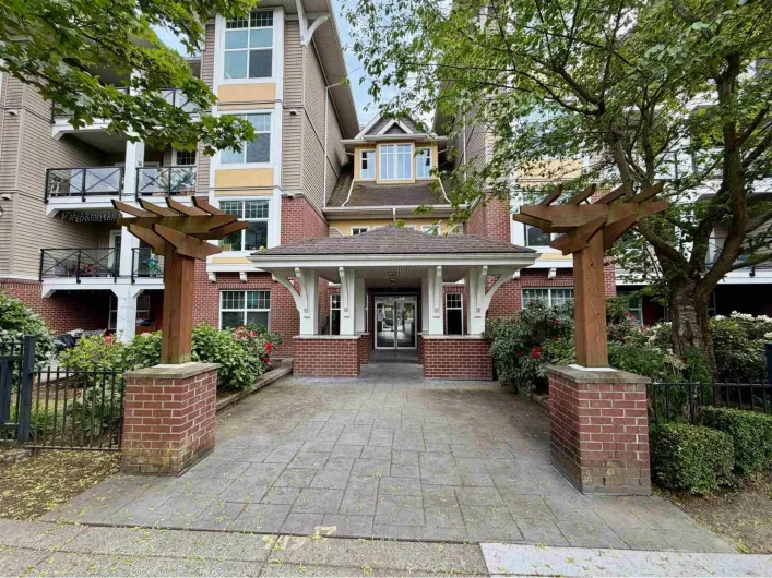102 17712 57A AVENUE, Surrey