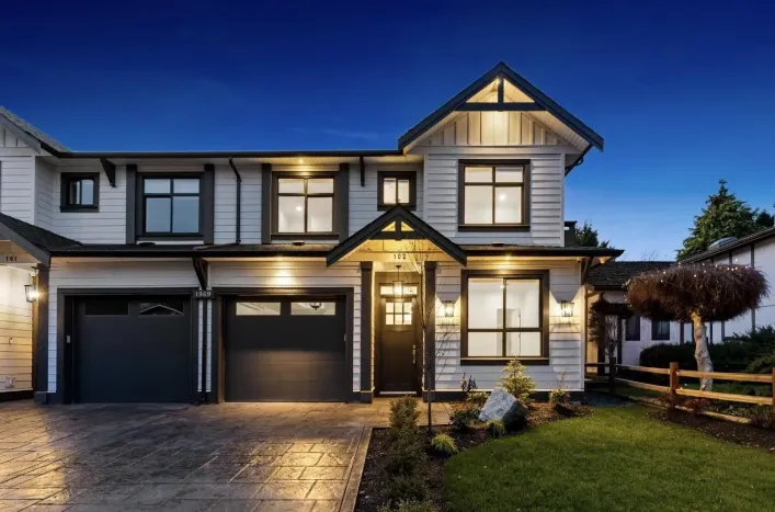 102 1969 148A STREET, Surrey