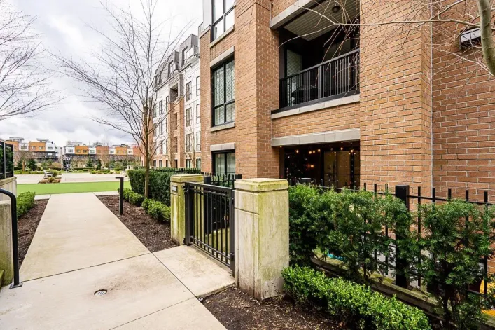 102 20052 83A AVENUE, Langley